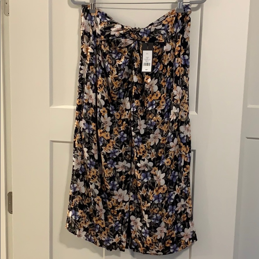 MIDI WRAP FLORAL SKIRT w/ Slit